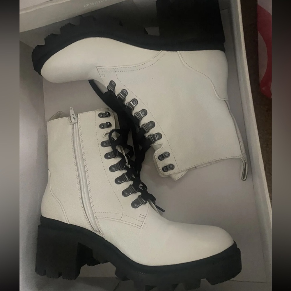 BP. Nordstrom Taylor-Lea White Leather Lace Up Combat Boots Women’s Size 9